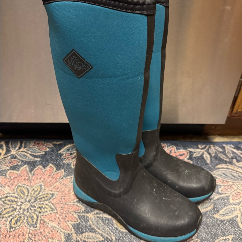Muck Blue and Black Outdoor Boots